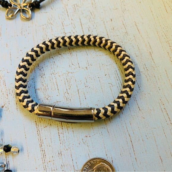 Black White Bracelet Bundle - Picture 4 of 5